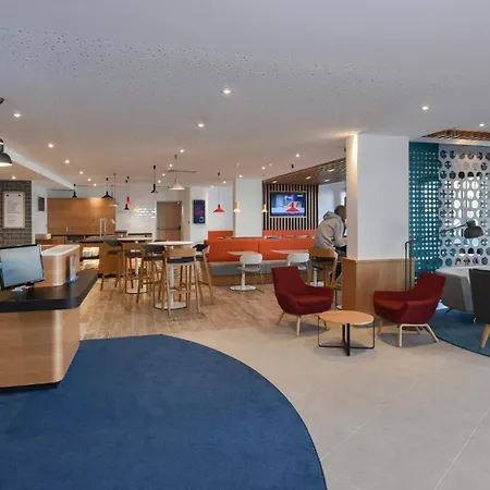 Express By Ihg Hotel 3*