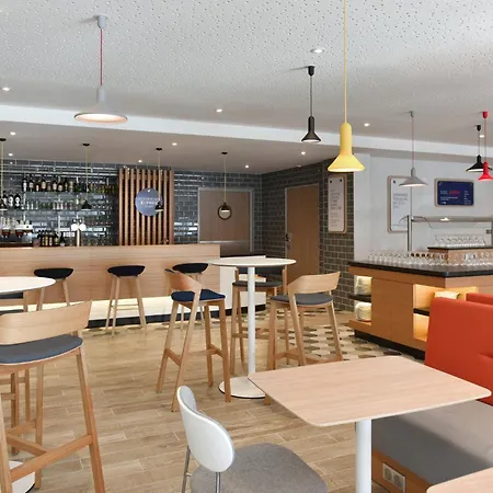 Express By Ihg Hotel 3*